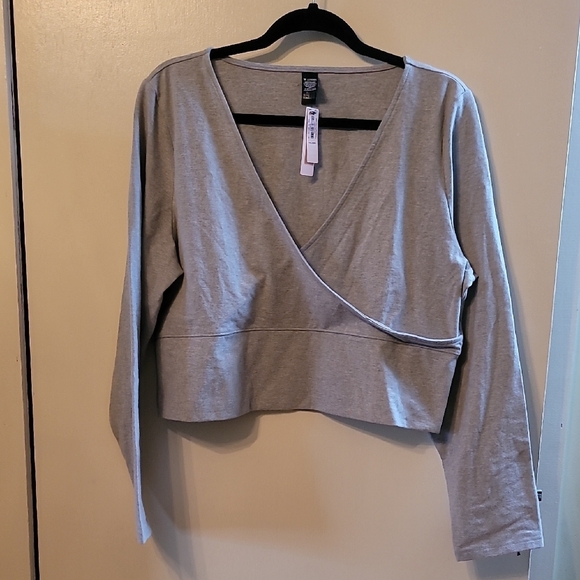 NWT Victoria's Secret On Point Gray Ballet Wrap Cropped Top - XXL - Picture 1 of 4